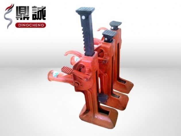 點擊查看詳細信息<br>標題：齒條式起道機 閱讀次數(shù)：4120